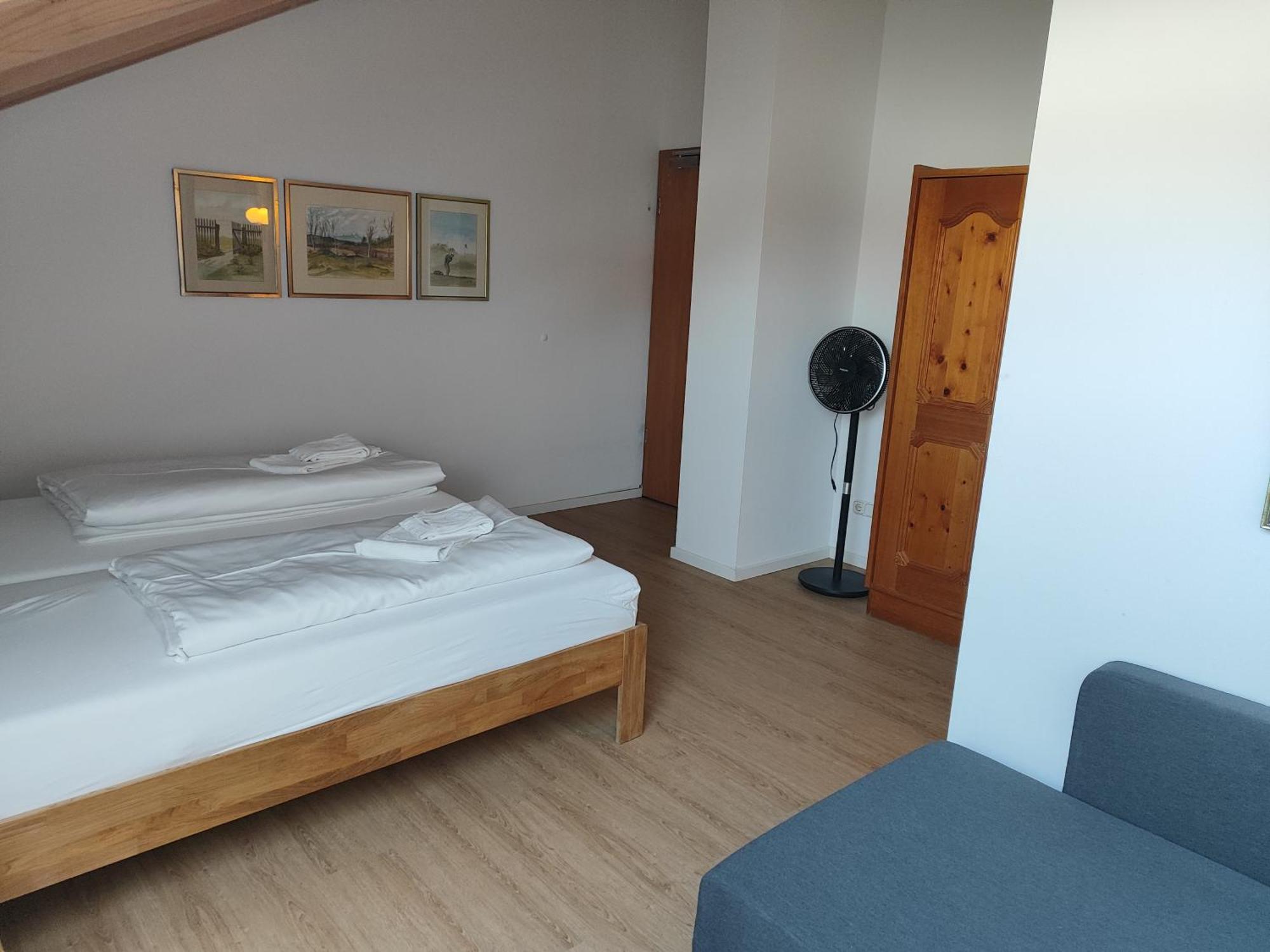 Estelada Boarding Houses Zorneding Dış mekan fotoğraf